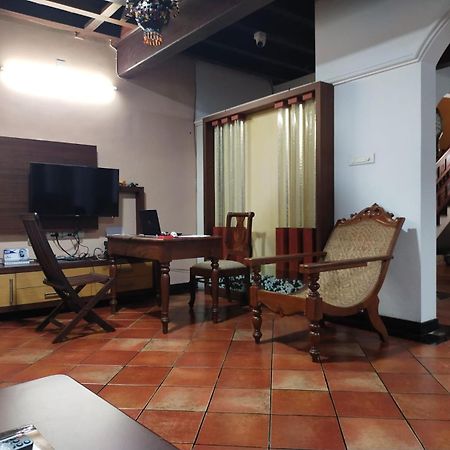 Azza Heritage Home Kochi Exterior foto